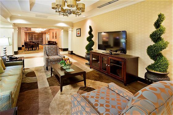 Holiday Inn Express & Suites Columbus Fort Benning